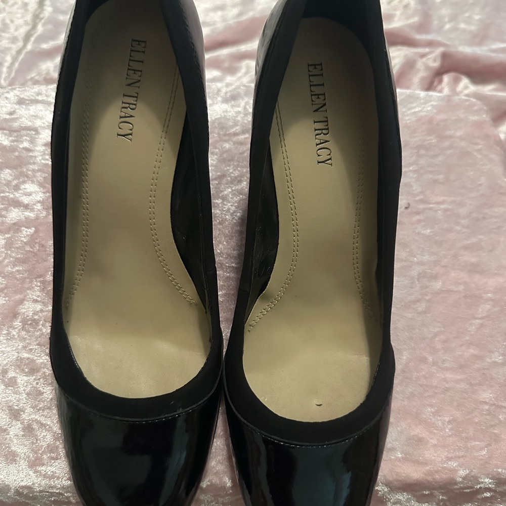 Ellen Tracy Black Patent Leather wedge pumps - Picture 7 of 8